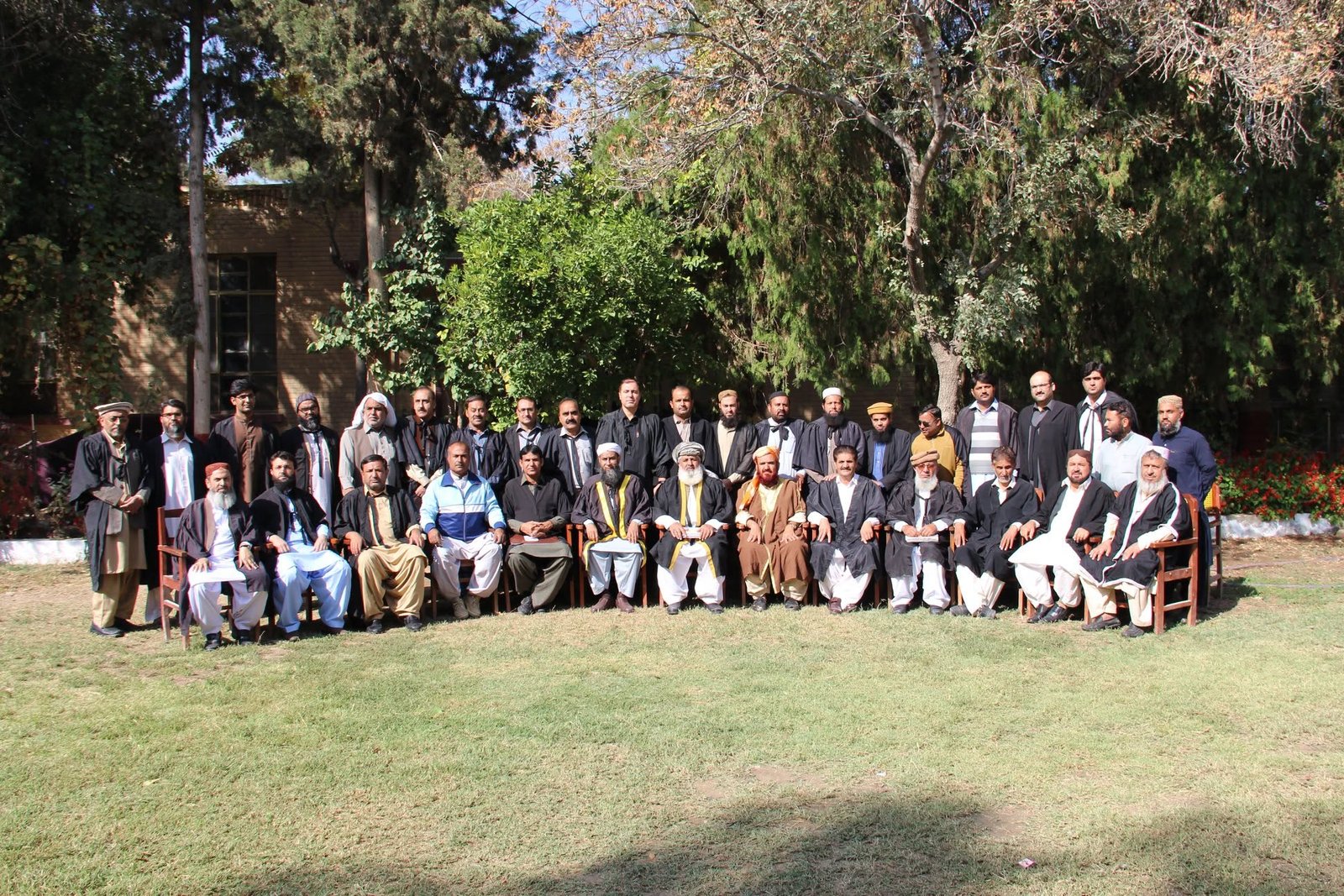اساتذہ کرام کی ایک یادگار تصویر